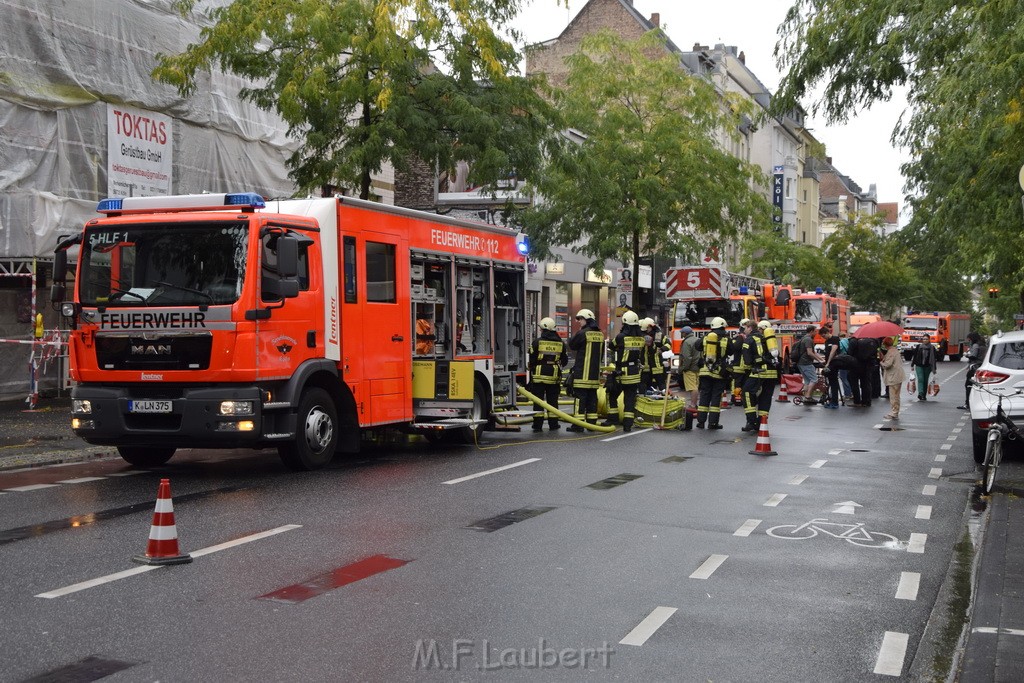 Feuer 2 Koeln Nippes Neusserstr P052.JPG - Miklos Laubert